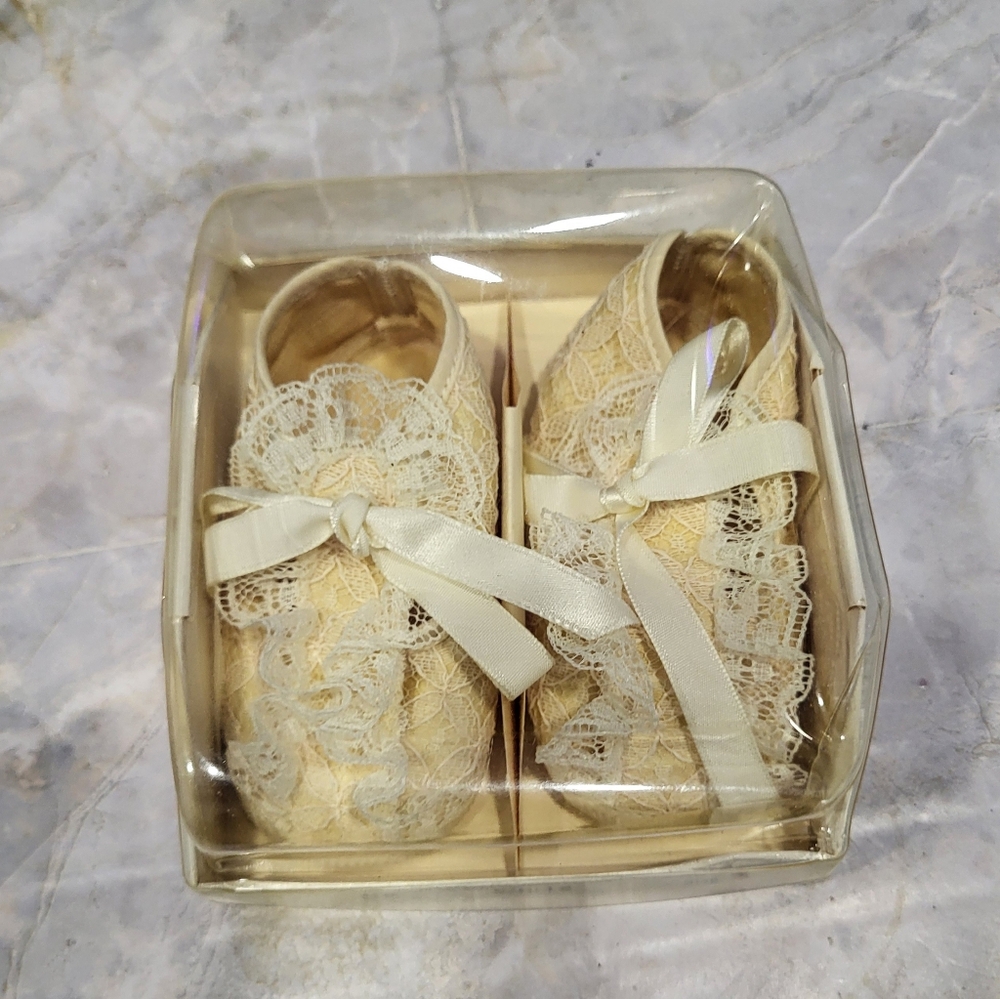 Lace Booties for Baby Mrs. Day's Ideal Crib Shoes Size: 1